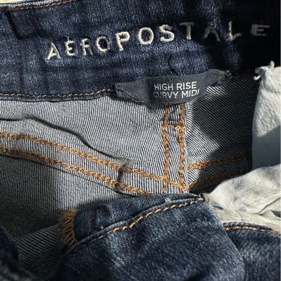 Woman’s jean shorts 🩳 - Picture 4 of 4